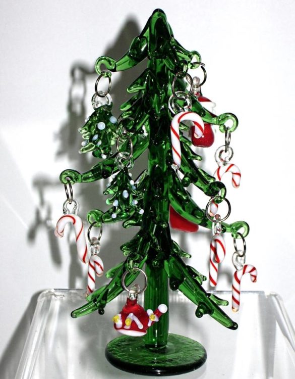 Albero di natale in vetro con addobbi piccolo