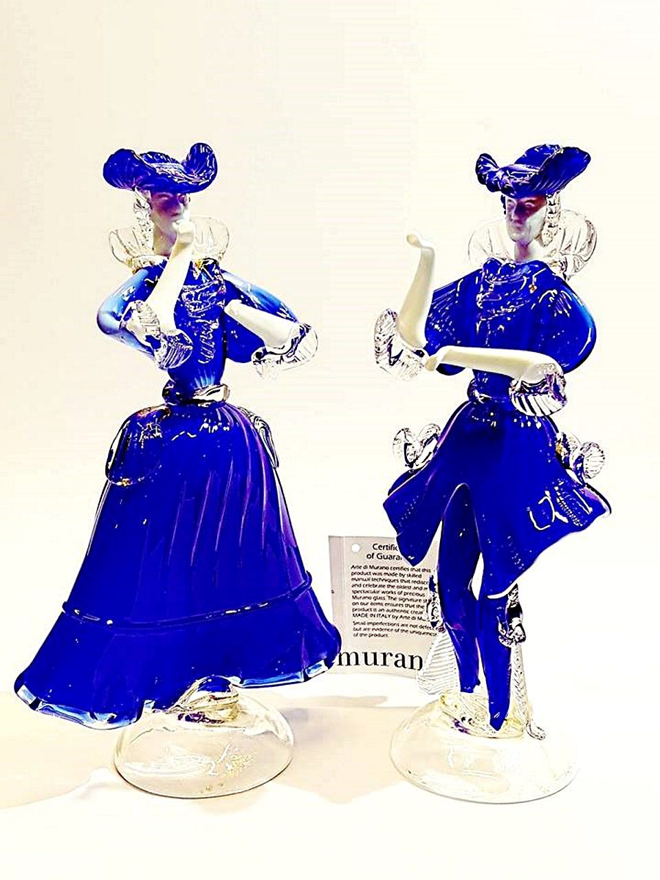 Dama e cavaliere in vetro di murano blu