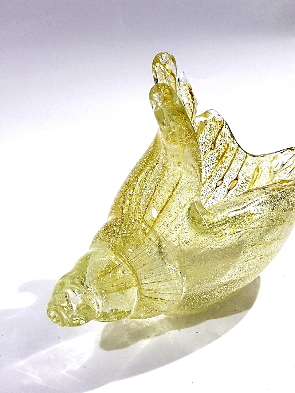 Vaso oro a conchiglia in poliresina 19x13x25cm - Nardini Forniture