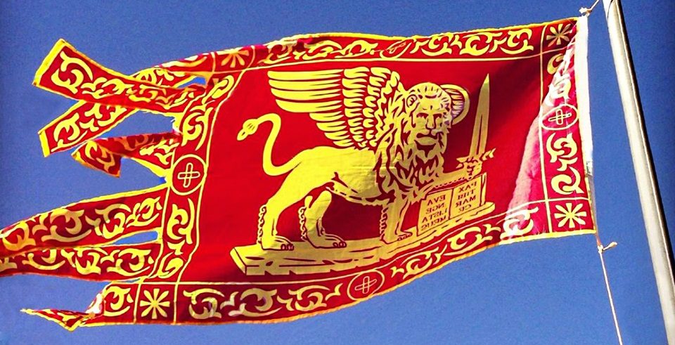 Bandiera Galeone San Marco tagliata leone con spada